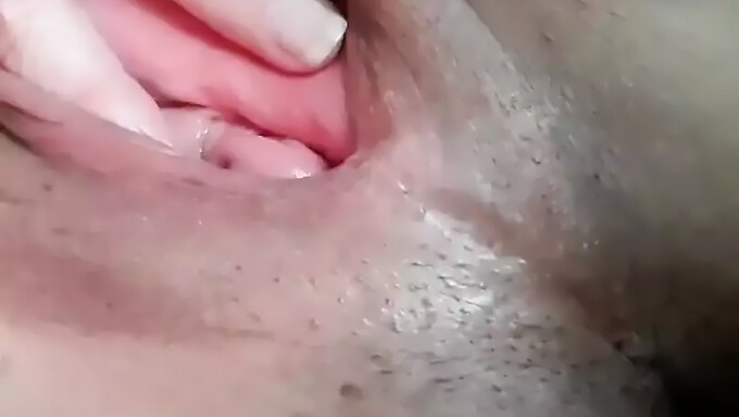 Girl Masturbates To Orgasm In Full Video