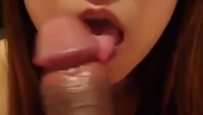 Amateur Japanese Girl Gives A Great Oral Performance