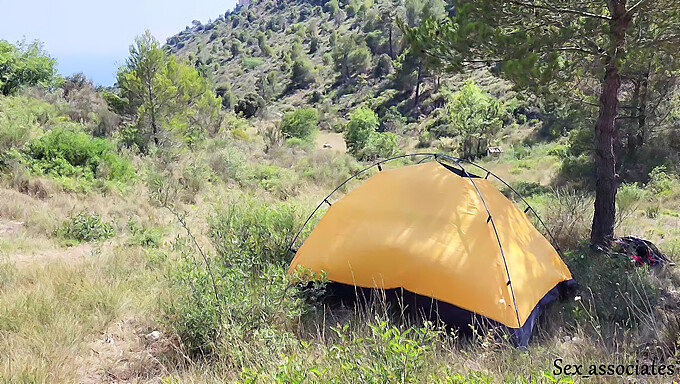 Δημόσια Επίδειξη Σκληροπυρηνικού Σεξ.