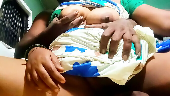 Indian Aunty In A Hot Session Of Fingering