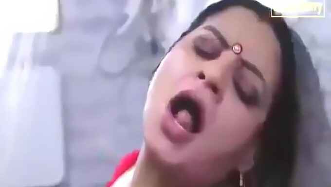 18-Year-Old Sapna'S Bdsm And Nipple Play In Bhabhi Story